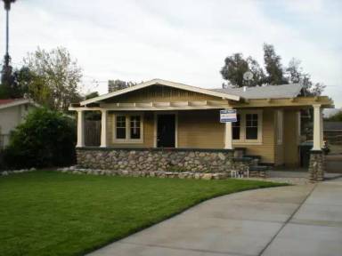 Main picture of 301 E Franklin Ave