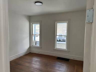Main picture of 136 S Orchard St