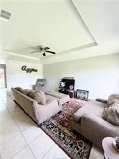 Main picture of 1106 S Dexter Dr