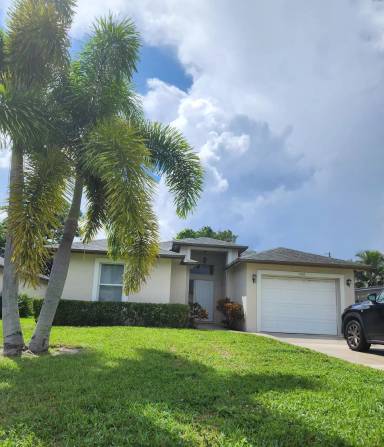 Main picture of 230 Ipswich St