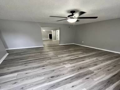 Main picture of 415 Ivelyn Ct
