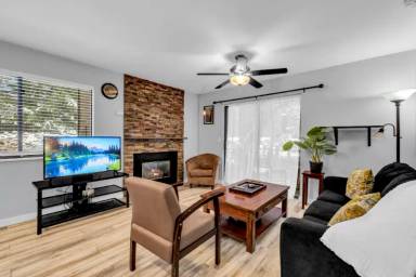 Main picture of Red Pine Condos