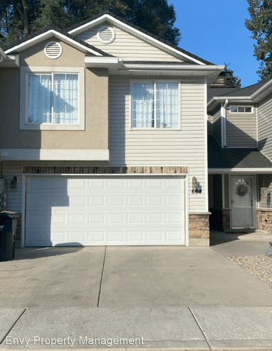 Main picture of 664 Plum Creek Ln