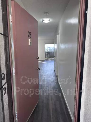 Main picture of 1810 Broadway