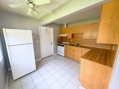Main picture of 5640 Grant St