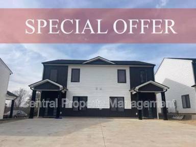 Main picture of 32 Beverly Hills Dr