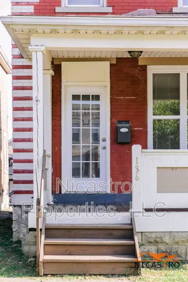 Main picture of 136-138 E 11th Ave