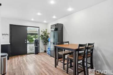 Main picture of Camelback House Condos