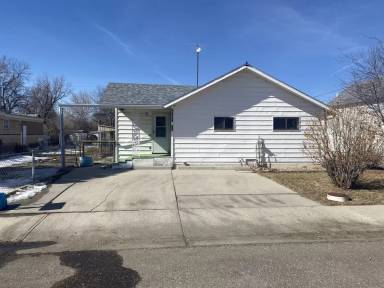 Main picture of 940 Adams St