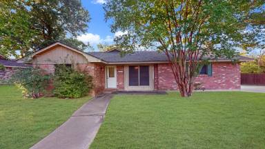 Main picture of 1106 Dominik Dr