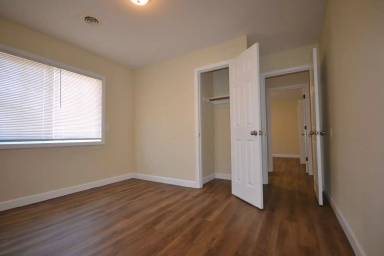 Main picture of 215 W South St