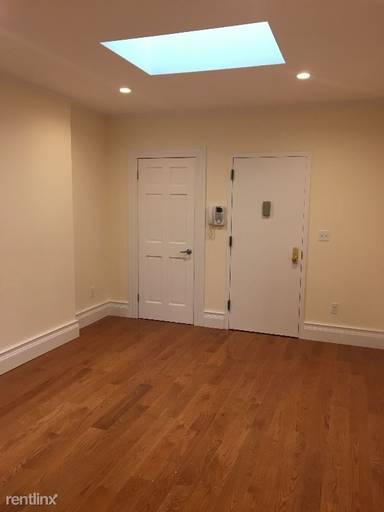 Main picture of 447 W 43rd St
