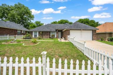 Main picture of 406 Gina Dr