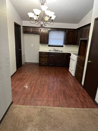 Main picture of 2725 SE 48th St