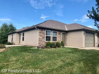 Main picture of 125 SE Rose Garden Ln