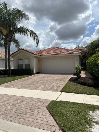 Main picture of 10412 Willow Oaks Trl