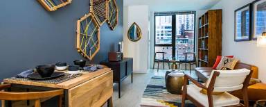 Main picture of 169 W Superior St