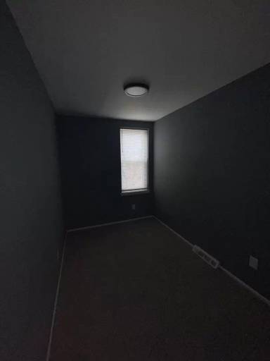 Main picture of 2630 W Franklin St