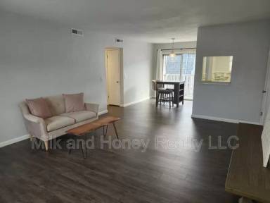 Main picture of 11425 N May Ave