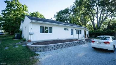 Main picture of 931 S Dunn St