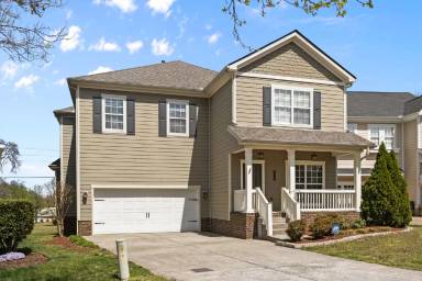Main picture of 5020 Burke Trl