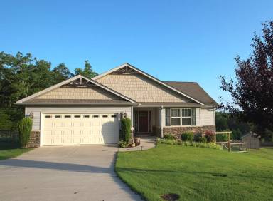 Main picture of 210 Jewel Ct