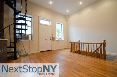 Main picture of 182 Union St