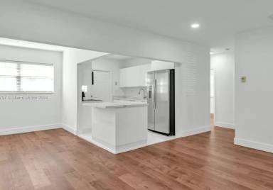 Main picture of 4200 NE 1st Ave