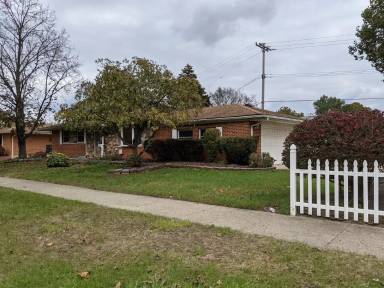 Main picture of 6870 N Wildwood St