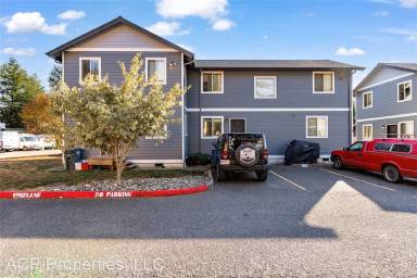 Main picture of 5889 Cedar St