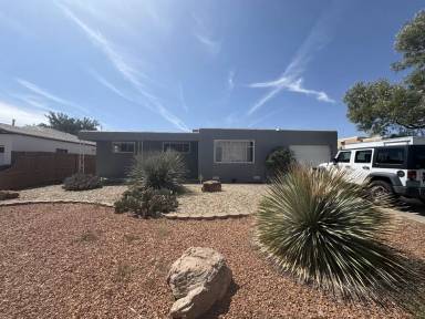 Main picture of 3617 Parsifal St NE