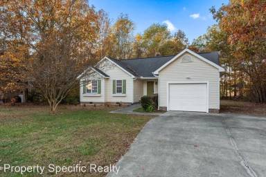 Main picture of 100 Spencers Gate Dr