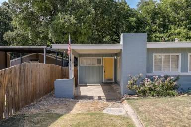 Main picture of 3931 Dexter Ave