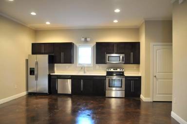 Main picture of 1420 Cloverdale Rd