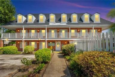 Main picture of 818 Moss St