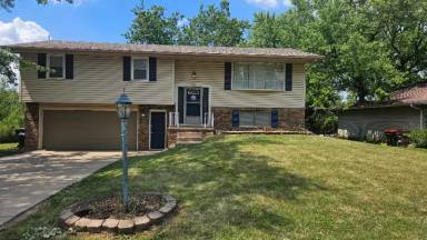 Main picture of 1605 W Lincoln Wood Pl