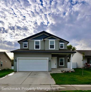 Main picture of 7403 N Carrington Ln