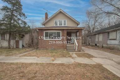 Main picture of 3939 Monroe St