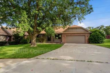 Main picture of 15527 Mason Cir