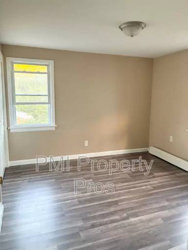 Main picture of 4626 N 39th St