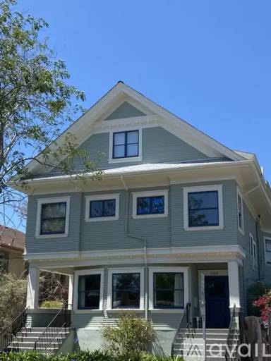 Main picture of 2261 Derby St