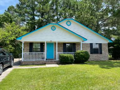Main picture of 904 Willowbrook Dr