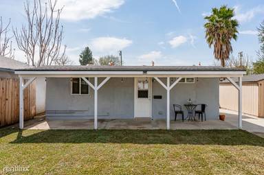 Main picture of 25033 Chestnut St