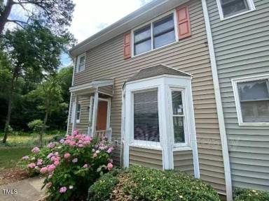 Main picture of 553 Darby Glen Ln