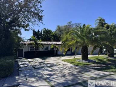 Main picture of 9910 SW 73rd St