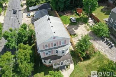 Main picture of 82 Roanoke St