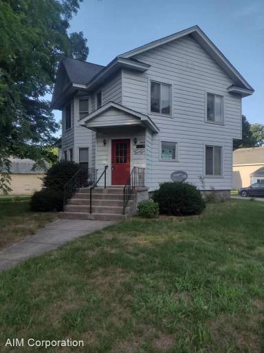 Main picture of 303 Washington St