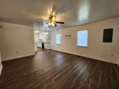 Main picture of 2216 Jennings St