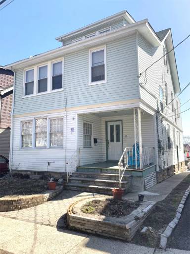 Main picture of 8 Boyden Parkway South