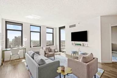 Main picture of 600 W Kinzie St